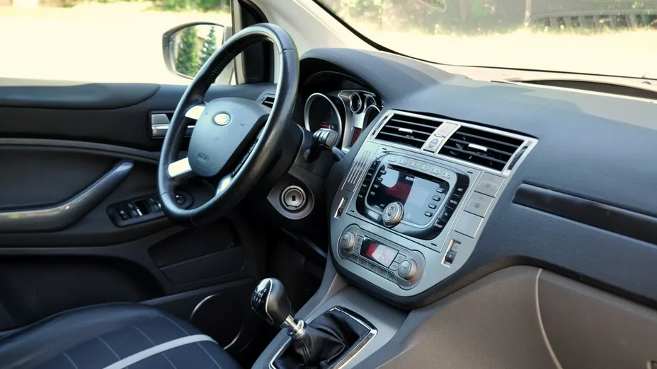 FORD Kuga -