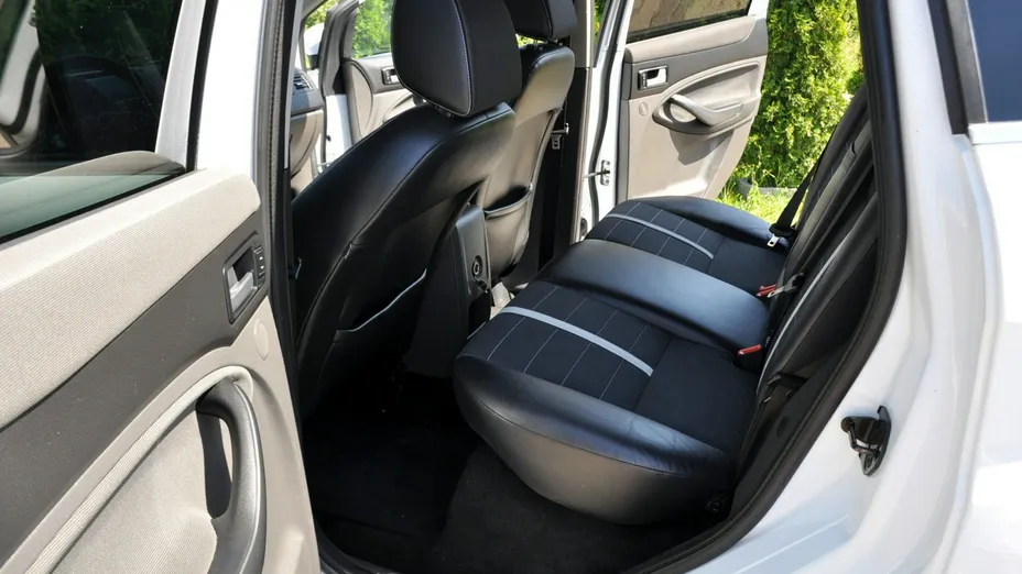 FORD Kuga -