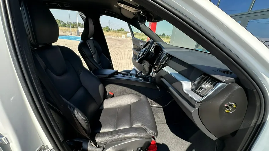 VOLVO XC60 -