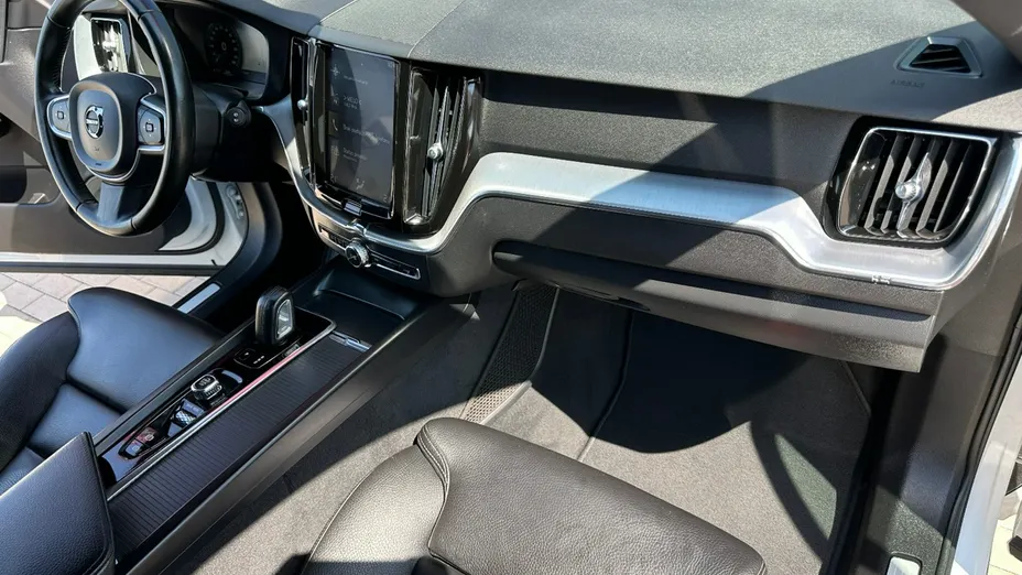 VOLVO XC60 -