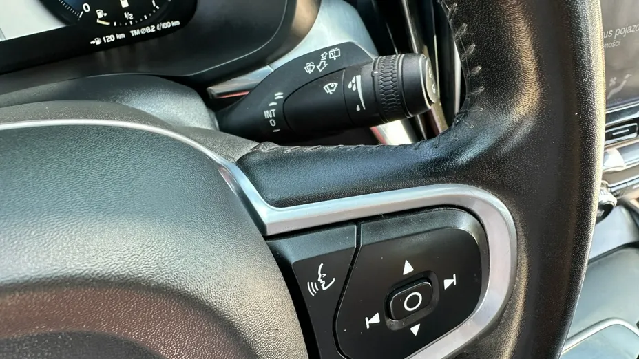 VOLVO XC60 -