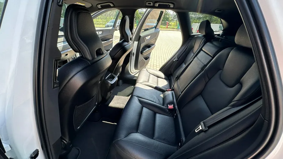 VOLVO XC60 -
