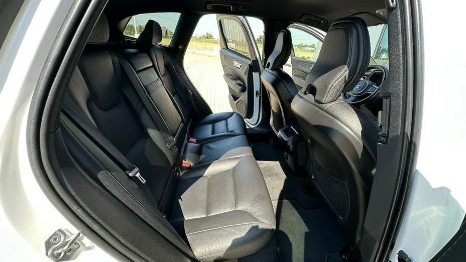 VOLVO XC60 -