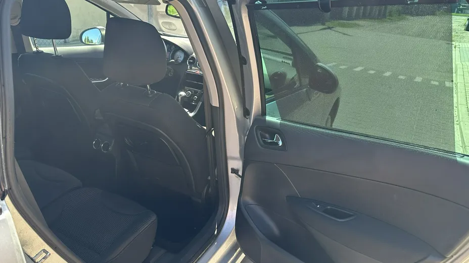 PEUGEOT 308 -