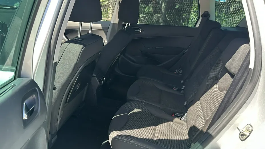 PEUGEOT 308 -