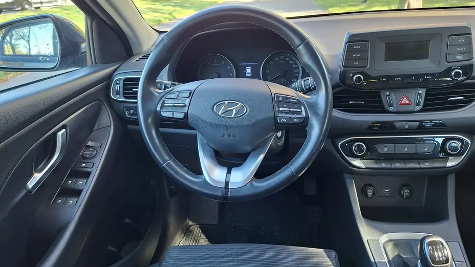 HYUNDAI i30 -