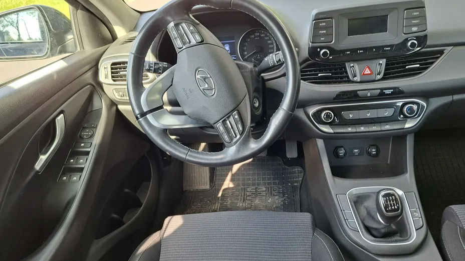 HYUNDAI i30 -