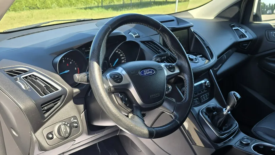 FORD Kuga -