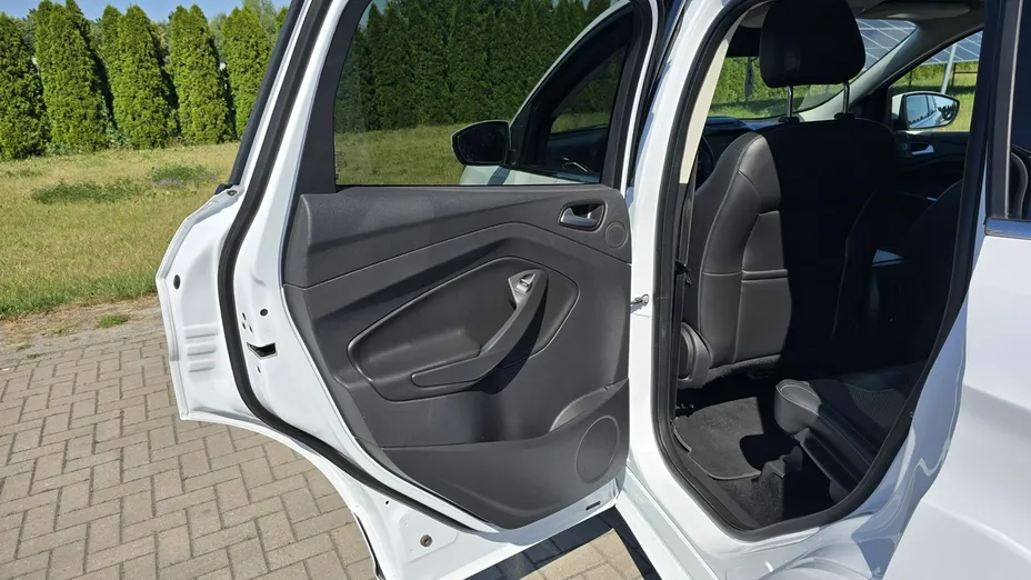 FORD Kuga -