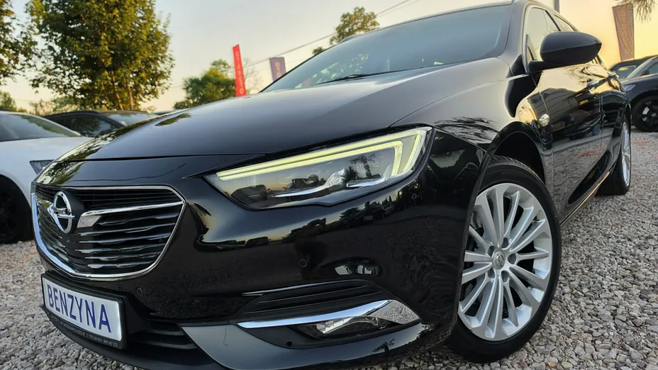 OPEL Insignia -
