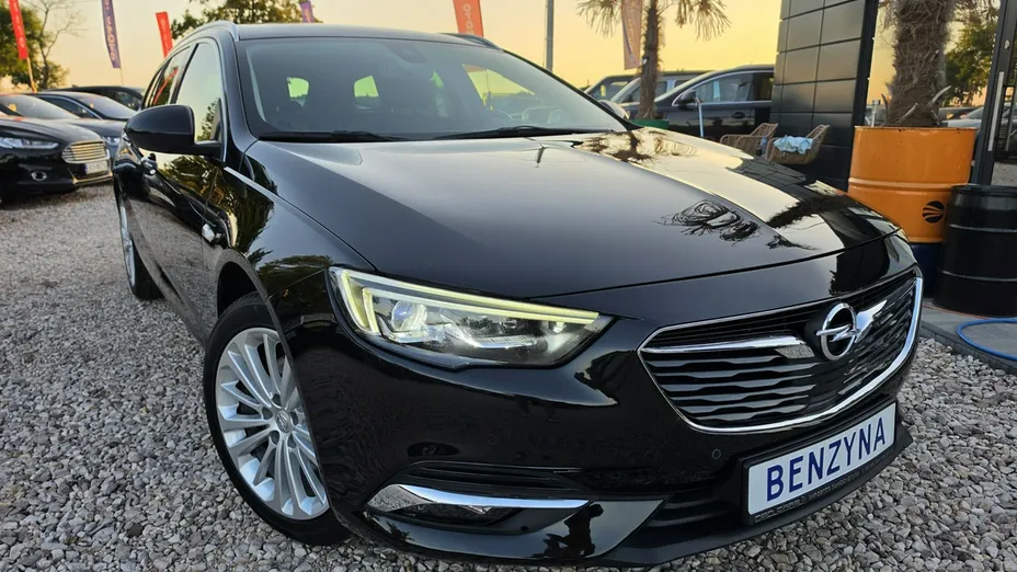 OPEL Insignia -
