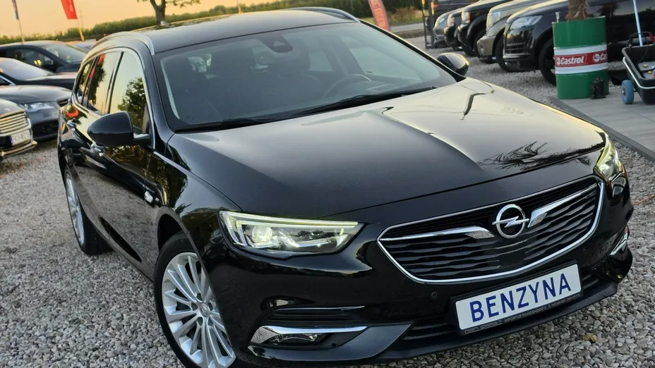 OPEL Insignia -