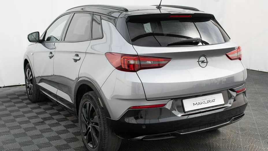OPEL Grandland X -