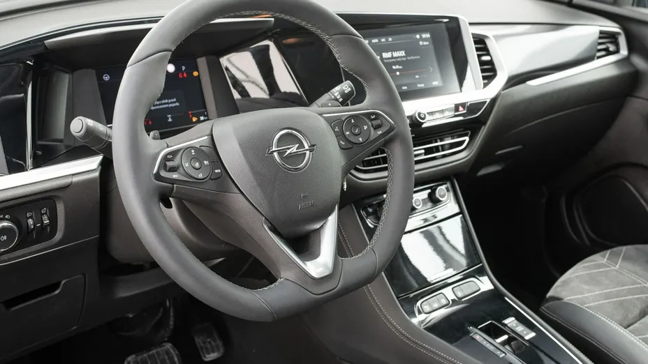 OPEL Grandland X -