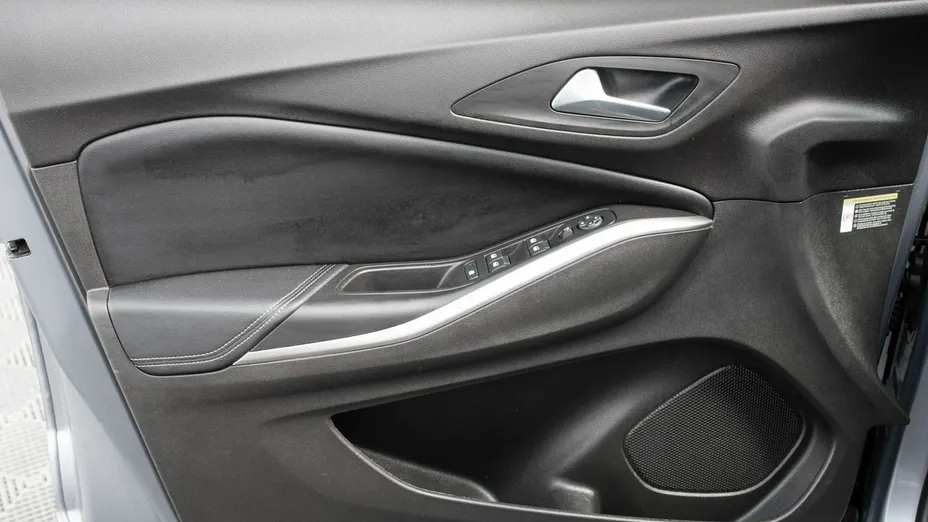 OPEL Grandland X -