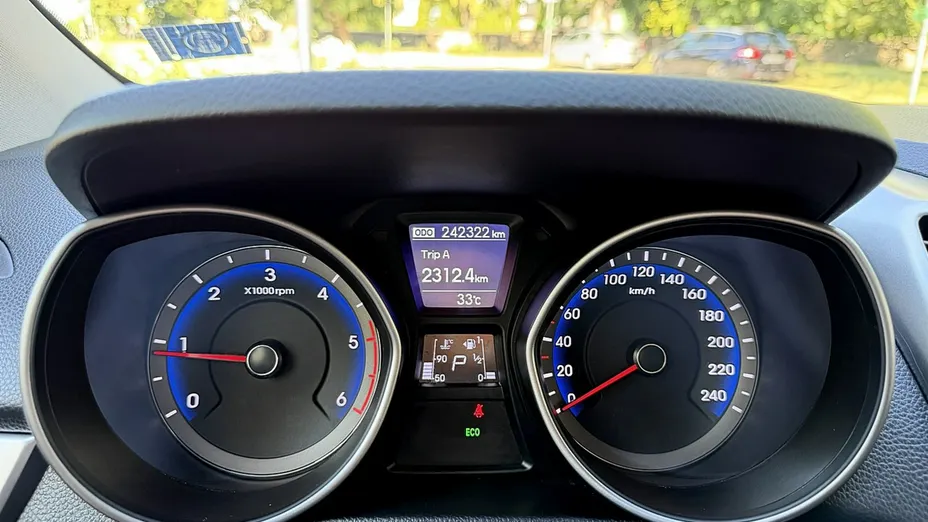 HYUNDAI i30 -