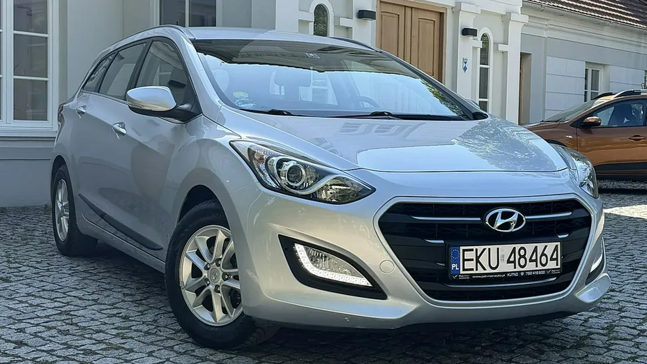 HYUNDAI i30 -