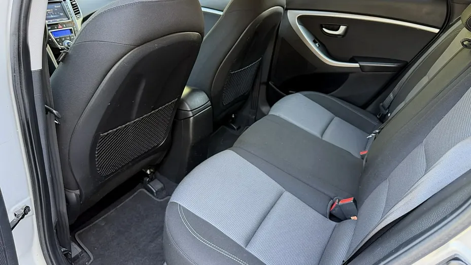 HYUNDAI i30 -