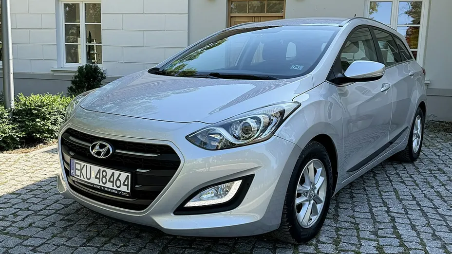HYUNDAI i30 -