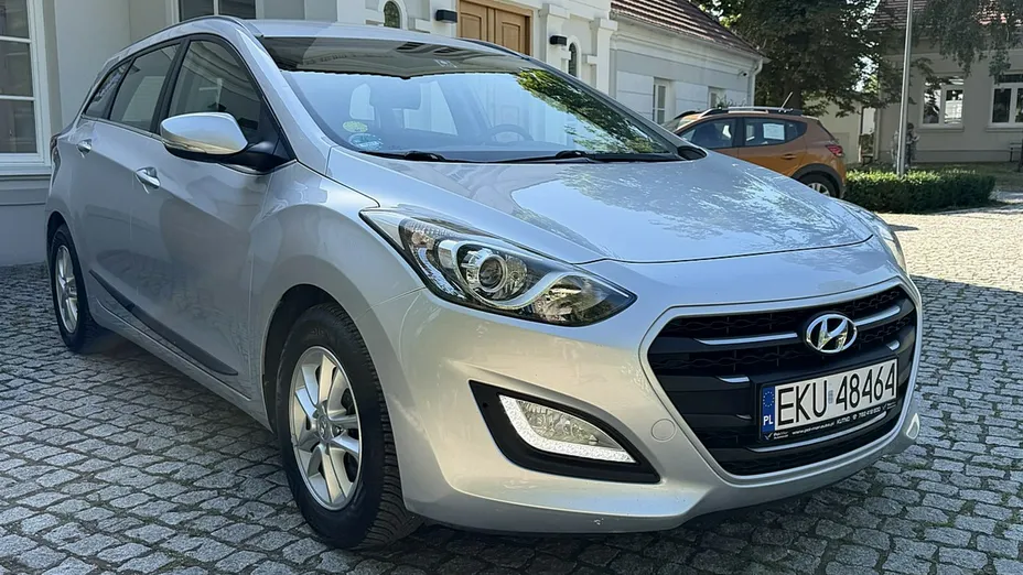 HYUNDAI i30 -