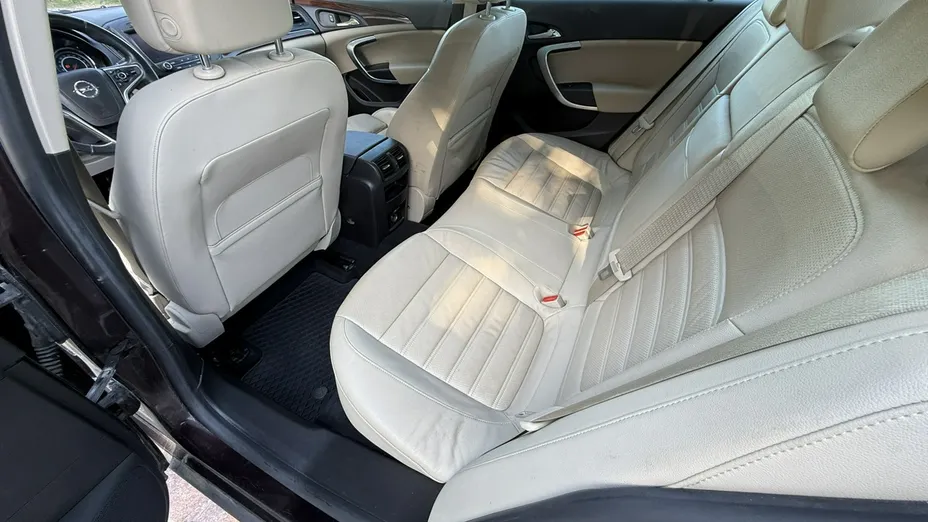 OPEL Insignia -