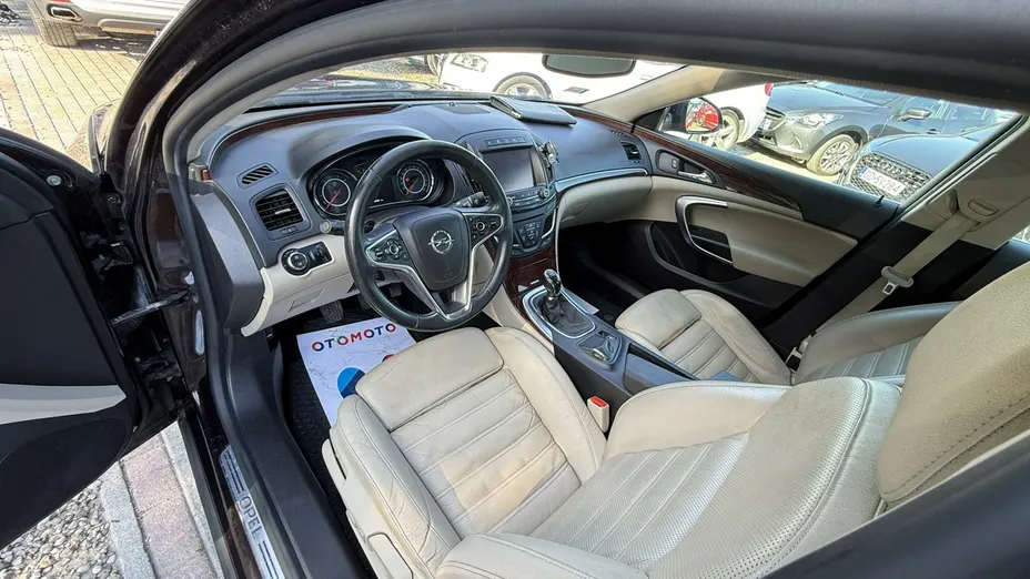 OPEL Insignia -