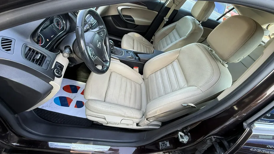 OPEL Insignia -