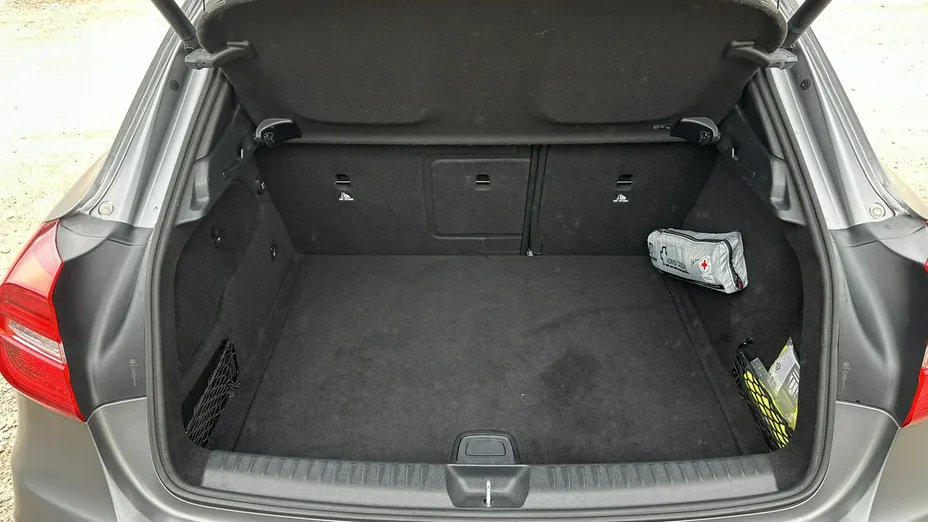 MERCEDES-BENZ GLA -