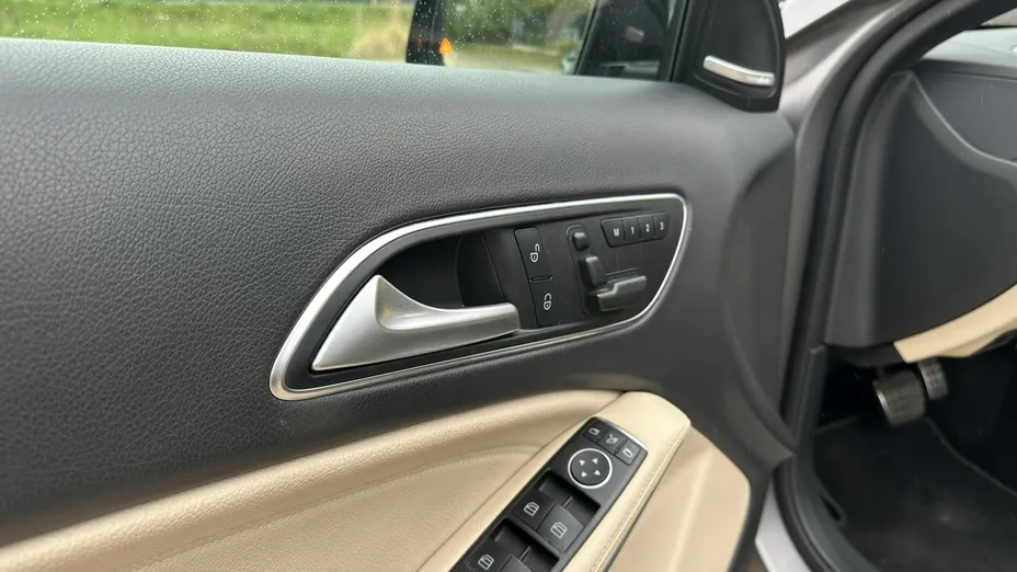 MERCEDES-BENZ GLA -