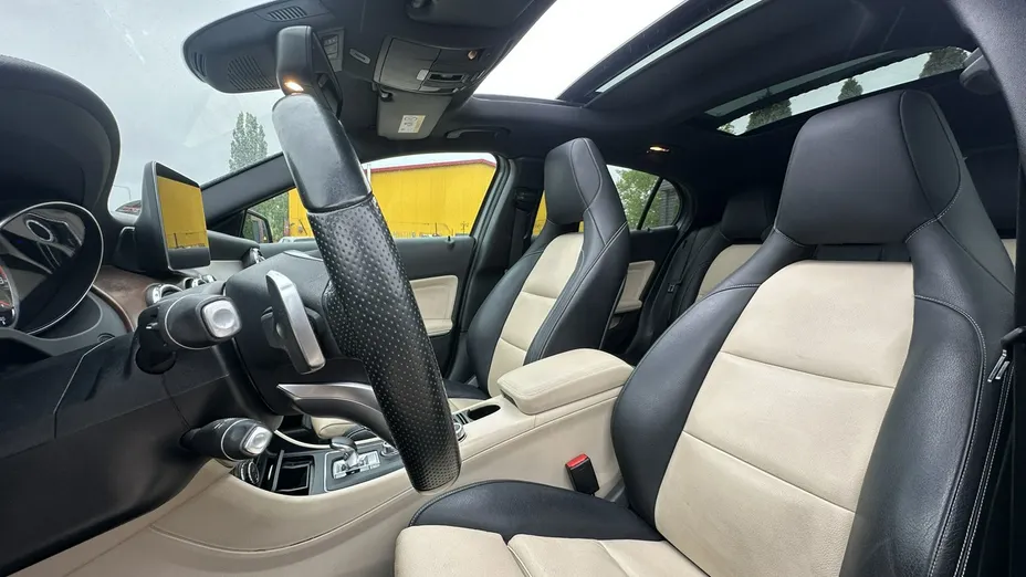 MERCEDES-BENZ GLA -