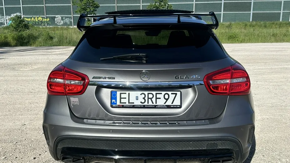 MERCEDES-BENZ GLA -