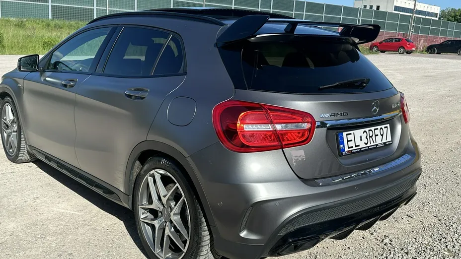 MERCEDES-BENZ GLA -