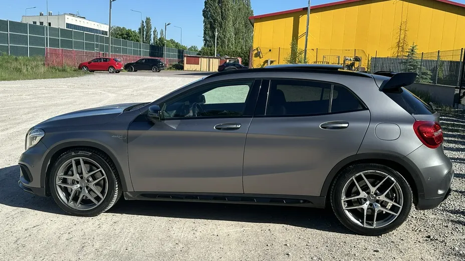 MERCEDES-BENZ GLA -