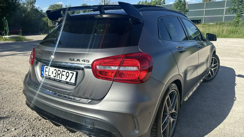 MERCEDES-BENZ GLA -