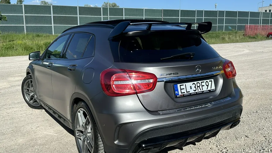 MERCEDES-BENZ GLA -