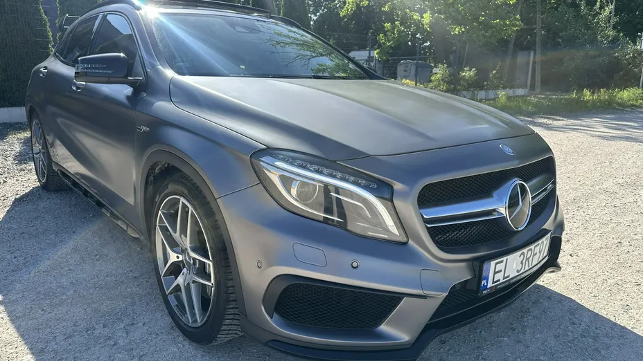 MERCEDES-BENZ GLA -