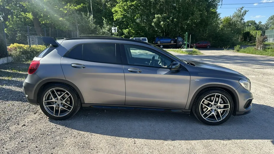 MERCEDES-BENZ GLA -