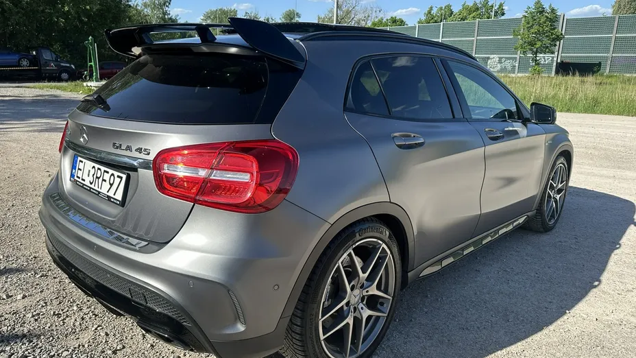 MERCEDES-BENZ GLA -