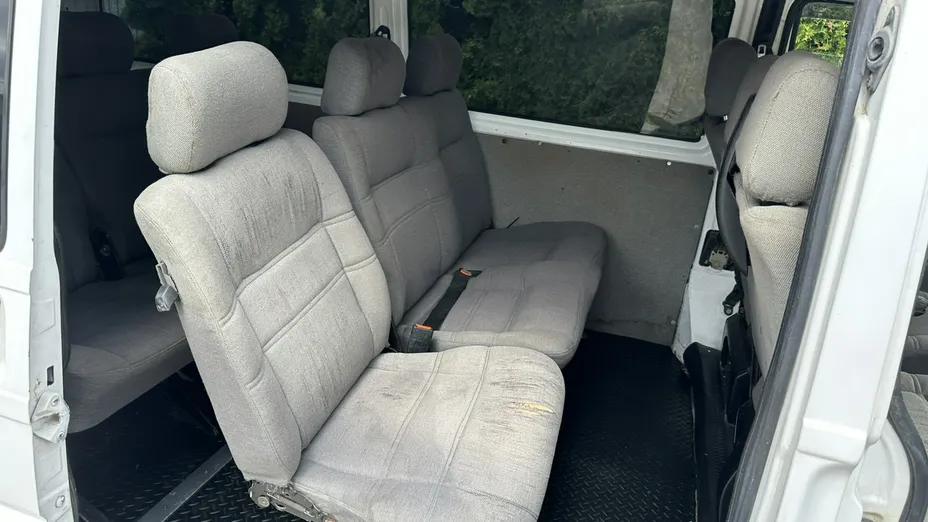 VOLKSWAGEN Transporter -