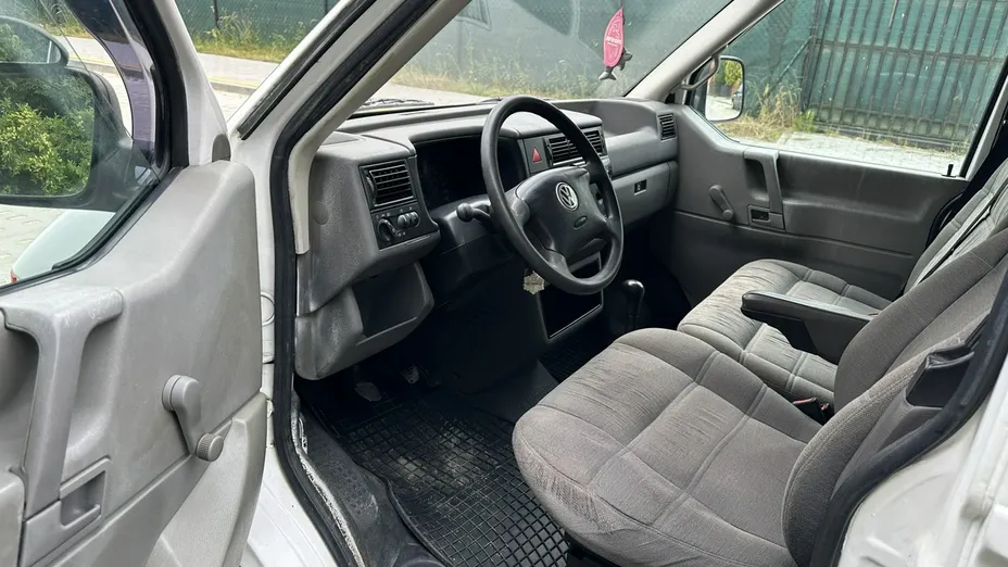 VOLKSWAGEN Transporter -