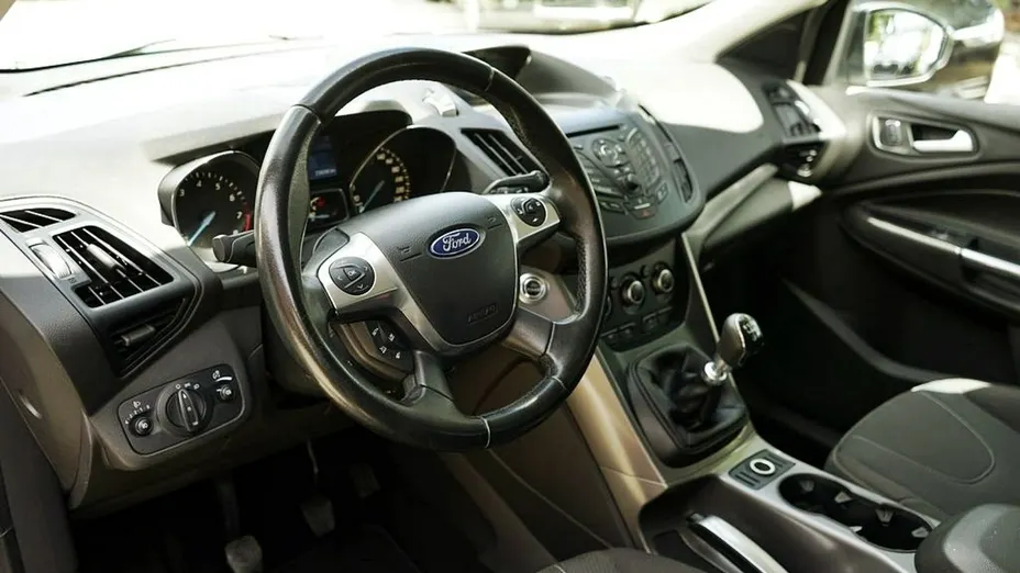 FORD Kuga -