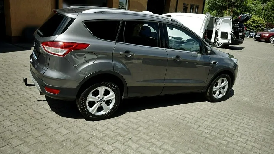 FORD Kuga -