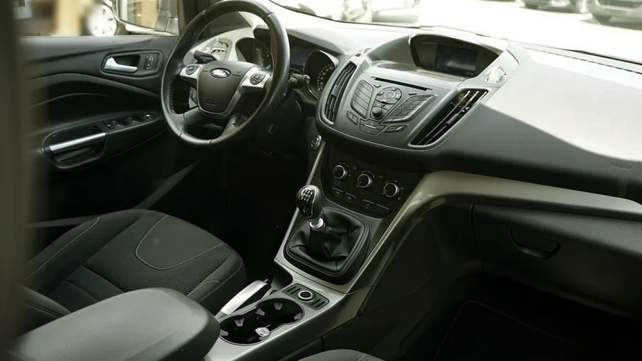 FORD Kuga -