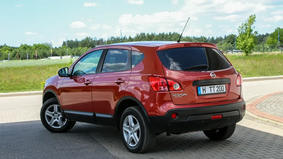 NISSAN Qashqai -