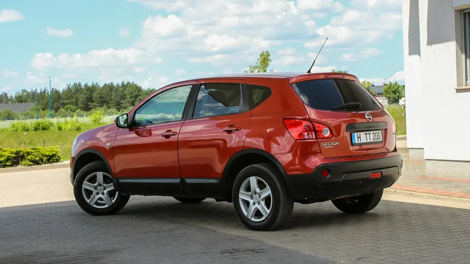 NISSAN Qashqai -