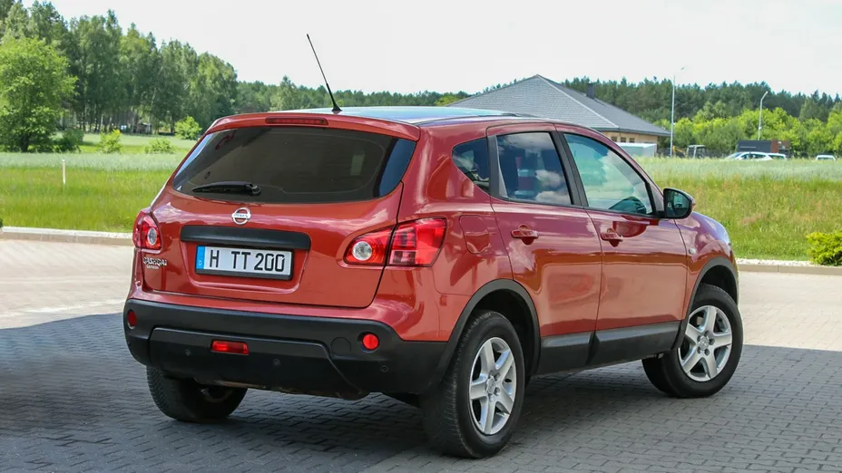 NISSAN Qashqai -