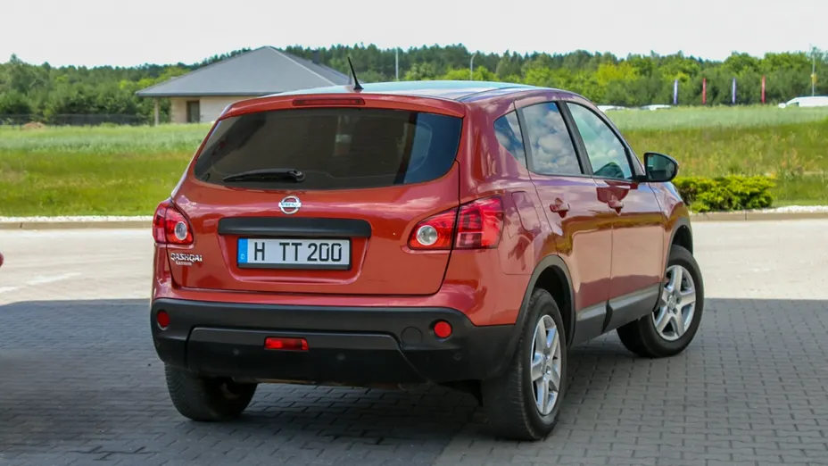 NISSAN Qashqai -