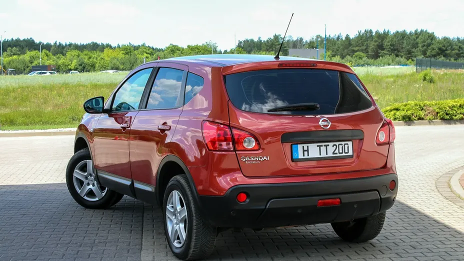 NISSAN Qashqai -