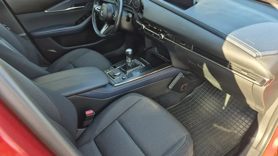 MAZDA CX-30 -