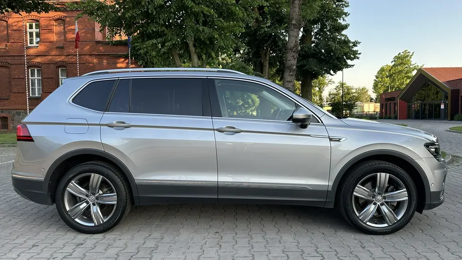 VOLKSWAGEN Tiguan Allspace -